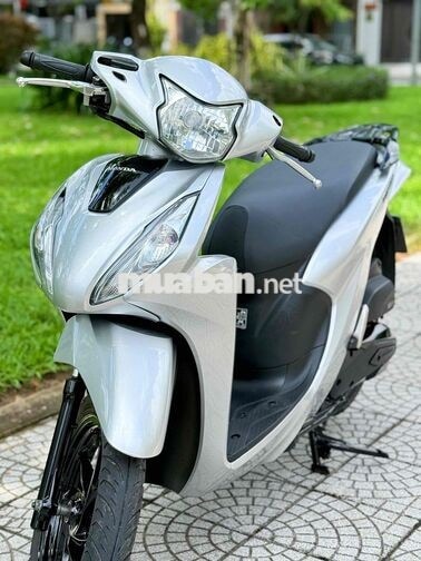 Honda Vision 2021 màu Bạc