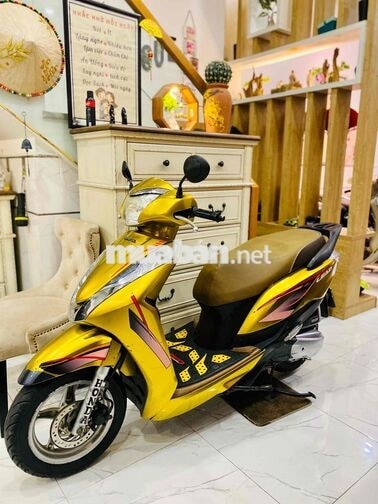 Honda Lead 125cc màu Vàng