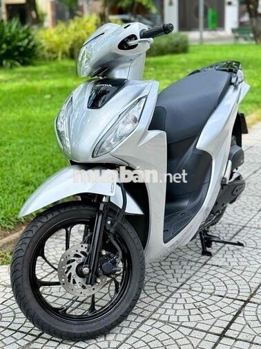 Honda Vision 2021 màu Bạc