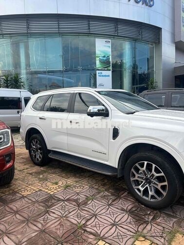 Ford Everest 2024 Titanium 2.0 120.000km Trắng