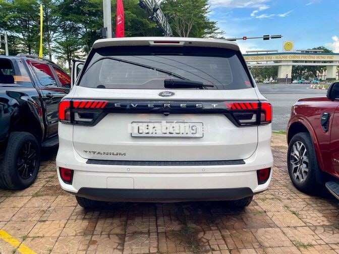 Ford Everest 2024 2.0 Titanium 4x2 Trắng - 2024