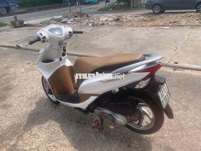 HONDA VISION MÀU TRẮNG NÂU