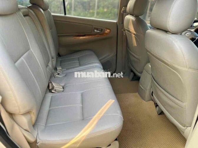 Toyota Innova 2009 G chạy 10v zin