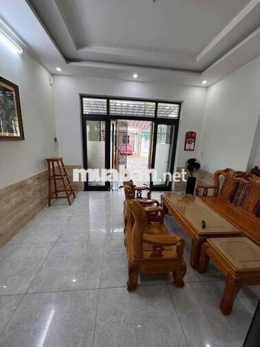 Cho thuê mặt Trần Cừ gần Huỳnh Ngọc Huệ. Nội thất đầy đủ