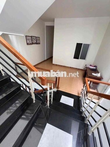 Cho thuê mặt Trần Cừ gần Huỳnh Ngọc Huệ. Nội thất đầy đủ