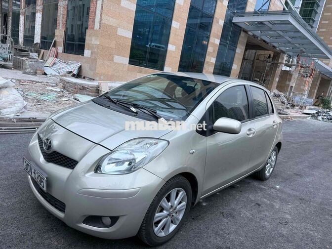 Toyota Yaris 2009 10 vạn km màu Bạc