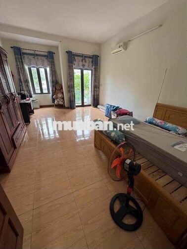 Cho thuê mặt Trần Cừ gần Huỳnh Ngọc Huệ. Nội thất đầy đủ
