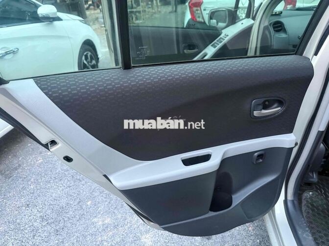 Toyota Yaris 2009 10 vạn km màu Bạc