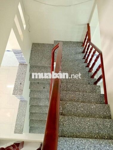 Bán Gấp Nhà , Vị Trí Đẹp : 1/ Đường 1C , Nhà 1 Lầu Mới