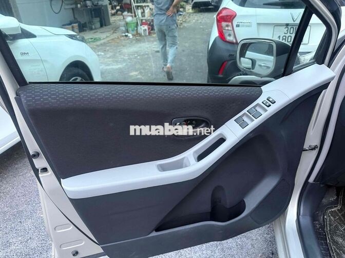 Toyota Yaris 2009 10 vạn km màu Bạc