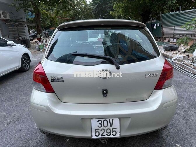 Toyota Yaris 2009 10 vạn km màu Bạc