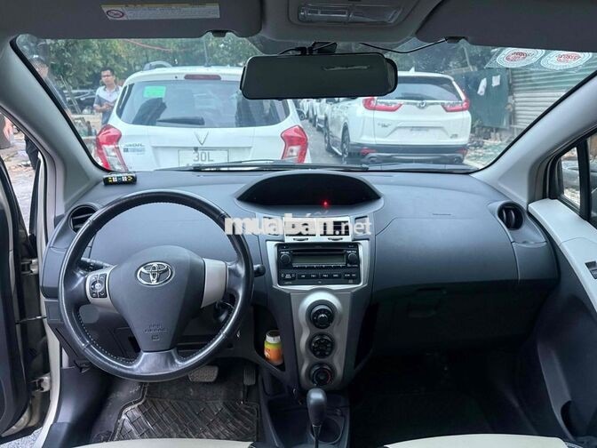 Toyota Yaris 2009 10 vạn km màu Bạc