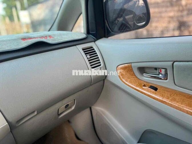 Toyota Innova 2009 G chạy 10v zin
