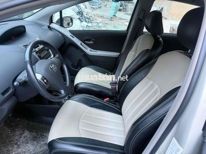Toyota Yaris 2009 10 vạn km màu Bạc
