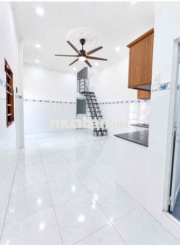 NHÀ ĐẸP 4*8,5m 2/NGẮN NỮ DÂN CÔNG HẺM XE HƠI LH ***