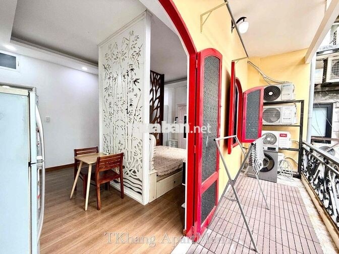 Cho Thuê Căn Hộ Bancol Lớn, Máy Giặt Riêng, Ngay Bờ Kè Hoàng Sa Q3