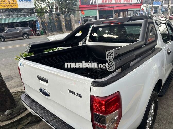 Ford Ranger 2022 Trắng, vay 75%, bảo hành 2027