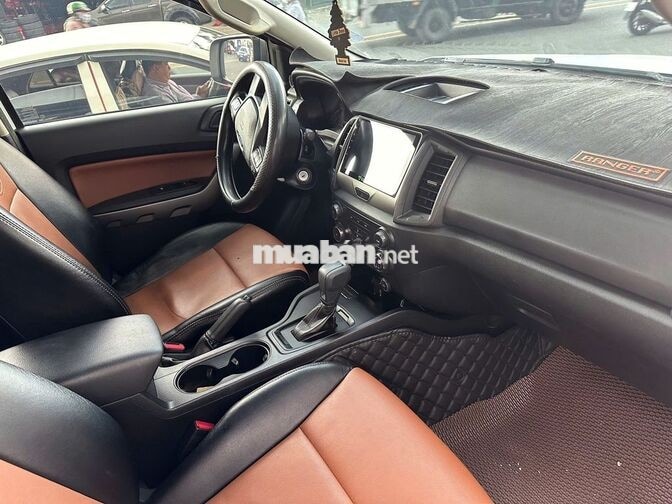 Ford Ranger 2022 Trắng, vay 75%, bảo hành 2027