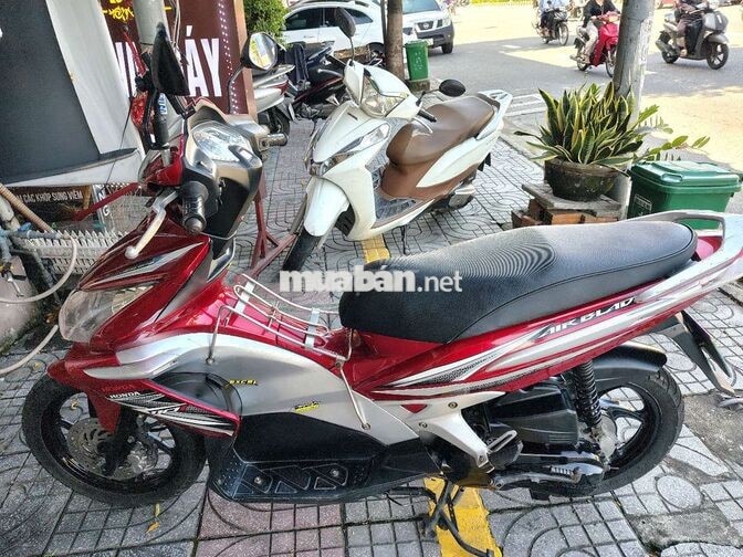 Honda Airblade 2010 (FI - 2 đèn) Đỏ đen bạc