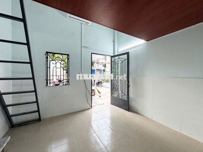 Phòng trọ giá rẻ nhận xe điện có máy lạnh ngay An Phú Đông Q12 
