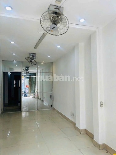 Nhà mặt tiền Cô Giang, Phú Nhuận, trệt 4 lầu, 4pn, 5wc, giá 20 tr