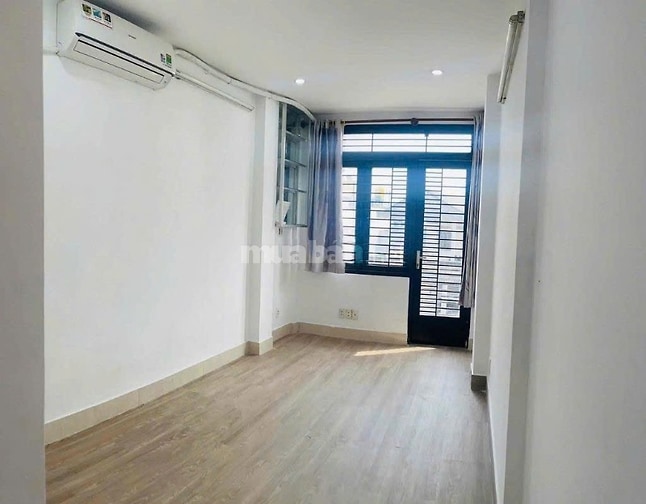 Nhà mặt tiền Cô Giang, Phú Nhuận, trệt 4 lầu, 4pn, 5wc, giá 20 tr