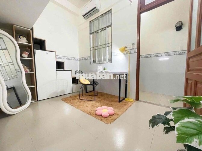 Phòng Có Gác Sẵn Máy Lạnh Cầu Thang Hộp Đi Bộ Qua Huit