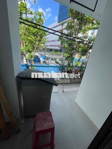 Cho thuê nhà kiệt oto Trần Cao Vân gần biển .Full nội thất mới