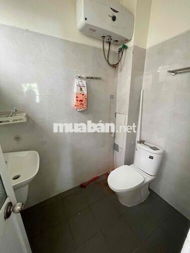 Cho thuê nhà kiệt oto Trần Cao Vân gần biển .Full nội thất mới