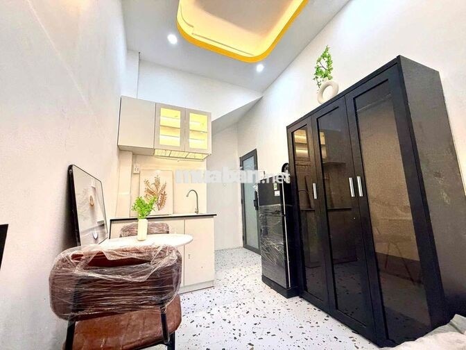 CẦN CHO THUÊ PHÒNG ĐƯỜNG HOÀ HƯNG -Q10 - FULL NỘI THẤT