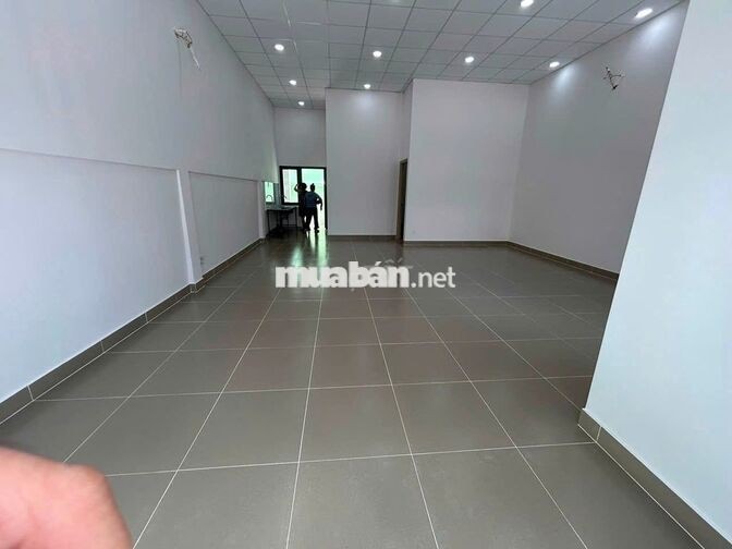 MẶT TIỀN KINH DOANH ĐA NGÀNH NGHỀ 7*12M SÂN RỘNG ĐẬU NHIỀU XE