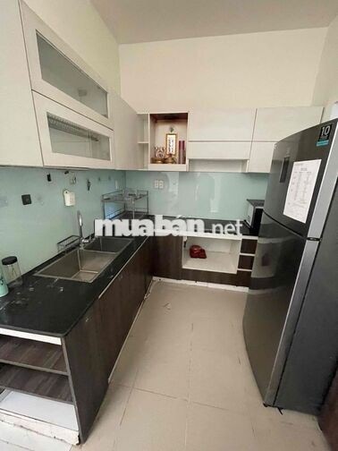 Cho thuê nhà kiệt oto Trần Cao Vân gần biển .Full nội thất mới