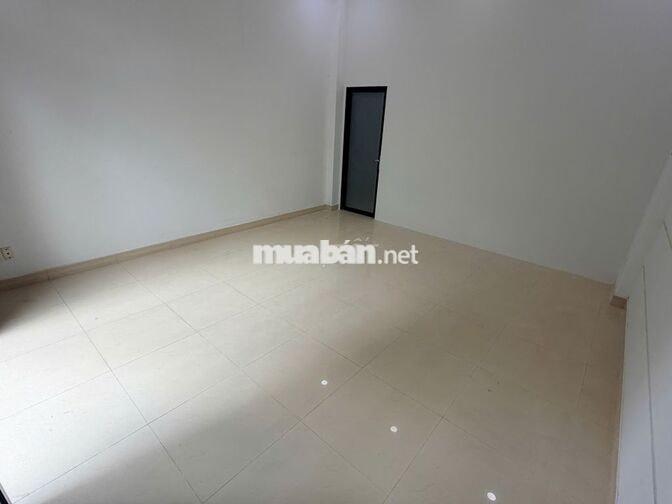 Chính chủ cho thuê MBKD Nguyễn Cửu Vân (35m2) 9,8 triệu/tháng