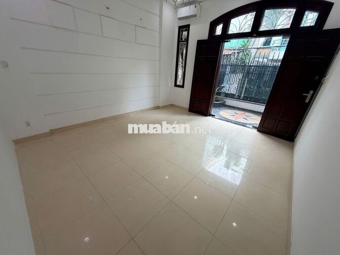 Chính chủ cho thuê MBKD Nguyễn Cửu Vân (35m2) 9,8 triệu/tháng