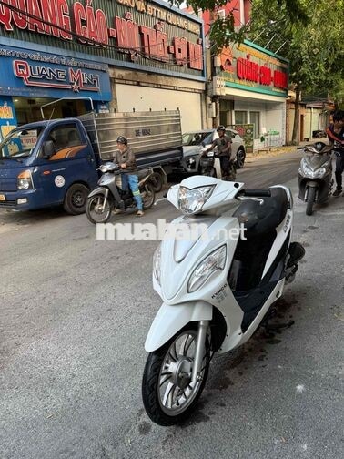 Kymco Candy Hi 50cc màu Trắng