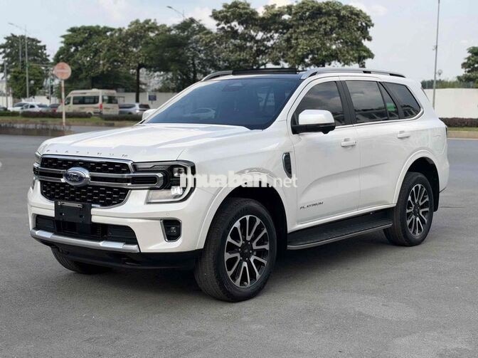 Ford Everest Platinum 2024 2.0L 4x4 AT Trắng