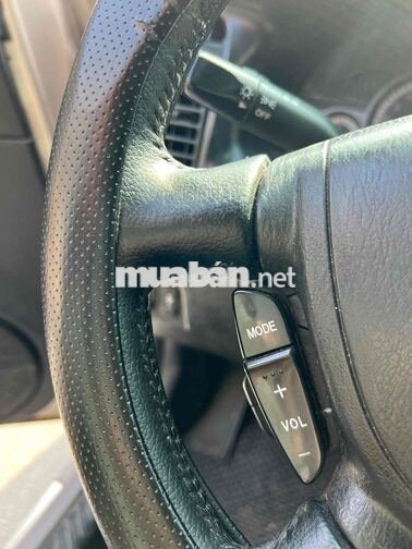 Ford Escape XLS 5 chỗ Tự động, màu hồng phấn