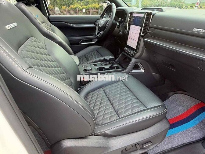 Ford Everest Platinum 2024 2.0L 4x4 AT Trắng