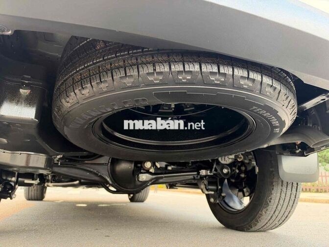 Ford Everest Platinum 2024 2.0L 4x4 AT Trắng