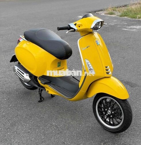 Piaggio Vespa 2022 màu vàng