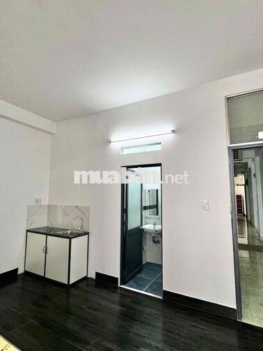 Studio có bancol cửa sổ trời full nội thất. Giá từ 3tr5
