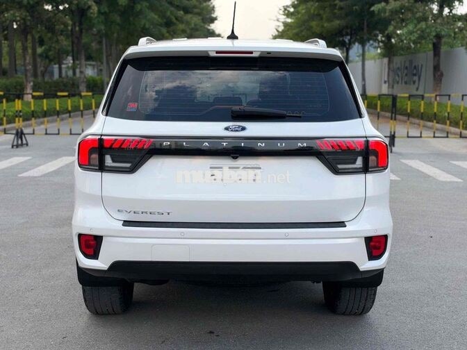 Ford Everest Platinum 2024 2.0L 4x4 AT Trắng