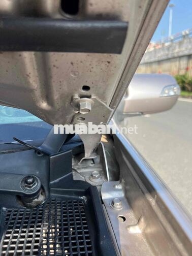 Ford Escape XLS 5 chỗ Tự động, màu hồng phấn
