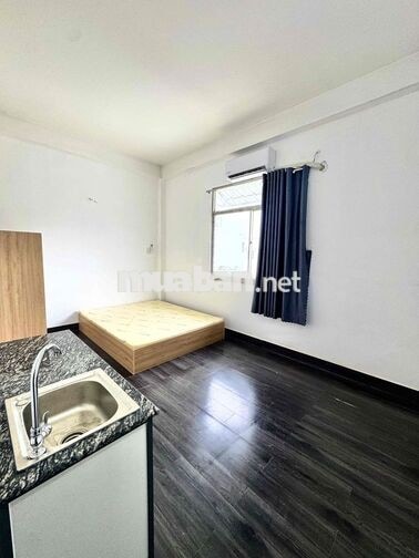 Studio có bancol cửa sổ trời full nội thất. Giá từ 3tr5