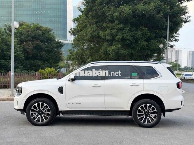 Ford Everest Platinum 2024 2.0L 4x4 AT Trắng