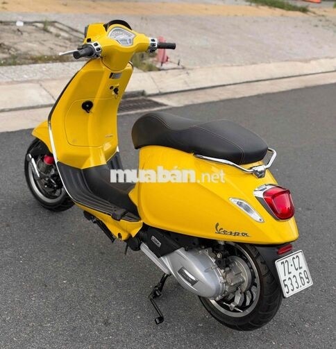 Piaggio Vespa 2022 màu vàng