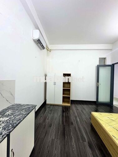 Studio có bancol cửa sổ trời full nội thất. Giá từ 3tr5