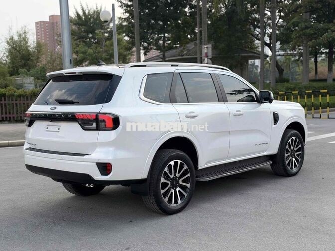 Ford Everest Platinum 2024 2.0L 4x4 AT Trắng