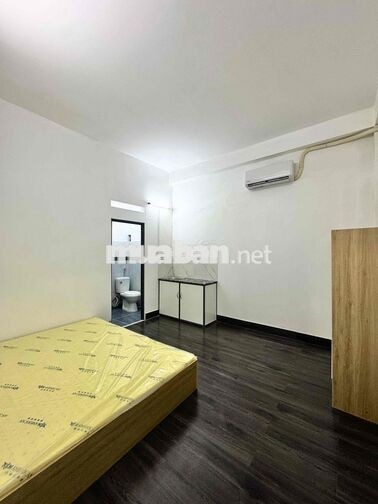 Studio có bancol cửa sổ trời full nội thất. Giá từ 3tr5