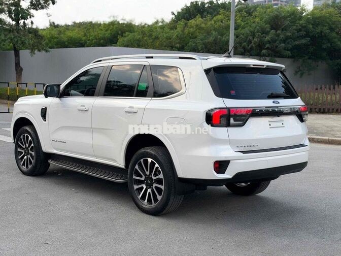 Ford Everest Platinum 2024 2.0L 4x4 AT Trắng